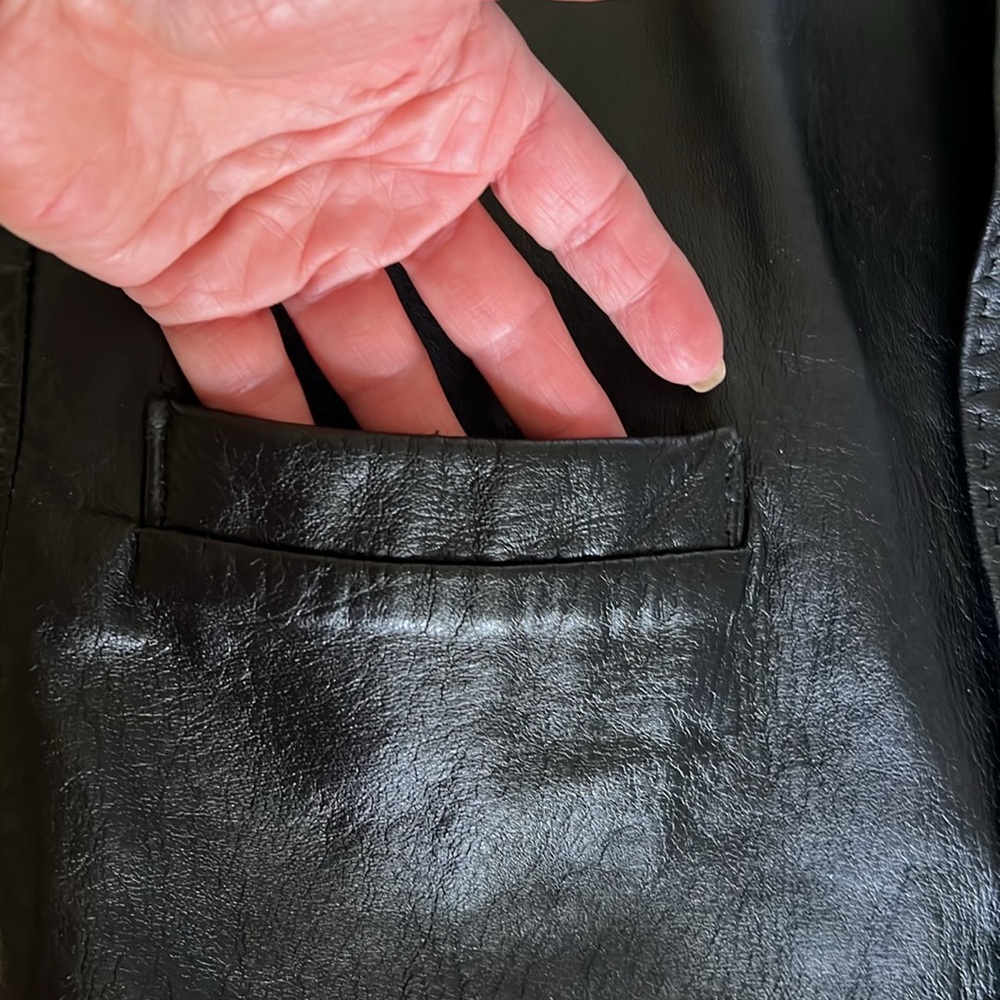 Vintage Genuine Leather Vest - Picture 5 of 15